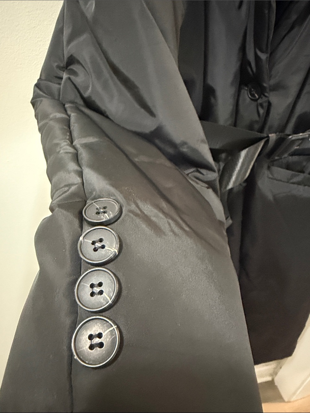 Women, Prada Black Quilted Belted Puffer Coat Size small - Picture 5 of 16